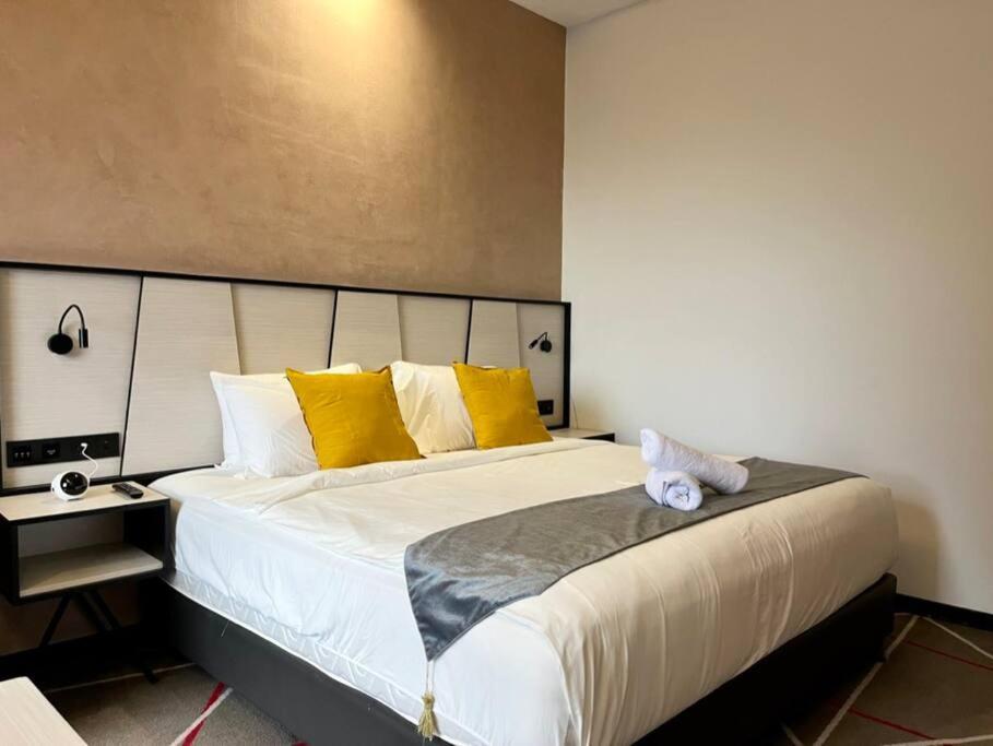 #211 M101 Dang Wangi Klcc View Pool By Livin Apartment Kuala Lumpur
